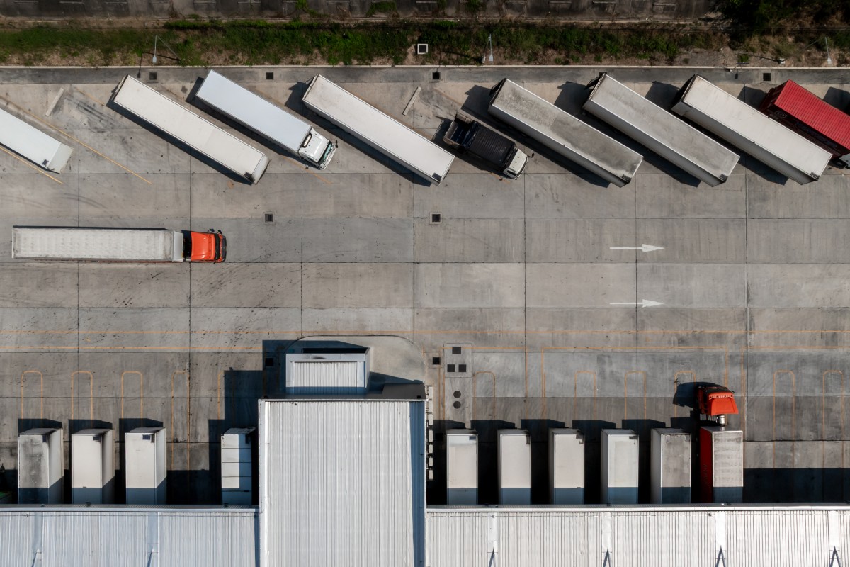 trusted logistics company Los Angeles - A busy logistics hub in Los Angeles showcasing Pallet Point Logistics as a trusted logistics company.